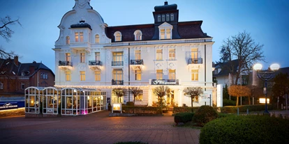 Wellnessurlaub - Schokoladenmassage - Frielendorf - Außenansicht Göbel´s Hotel Quellenhof - Göbel's Hotel Quellenhof