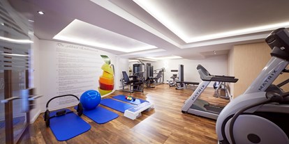 Wellnessurlaub - Bettgrößen: King Size Bett - Oberaula - Fitnessraum - Göbel's Hotel Quellenhof