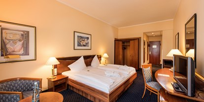 Wellnessurlaub - Bettgrößen: King Size Bett - Hessen Nord - Zimmerbeispiel Komfort-Doppelzimmer - Göbel's Hotel Quellenhof