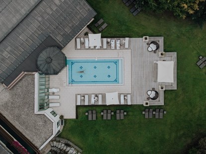 Wellnessurlaub - Pools: Innenpool - Spa und Außenpool - Hotel Gut Weissenhof Radstadt