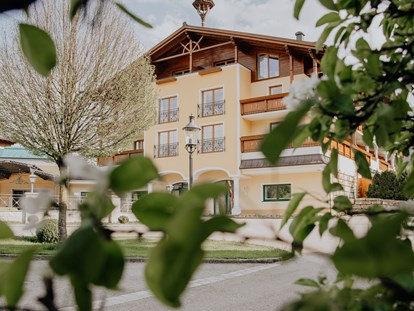 Wellnessurlaub - zustellbare Kinderbetten - Schönau am Königssee Berchtesgaden - Gutshof - Hotel Gut Weissenhof Radstadt