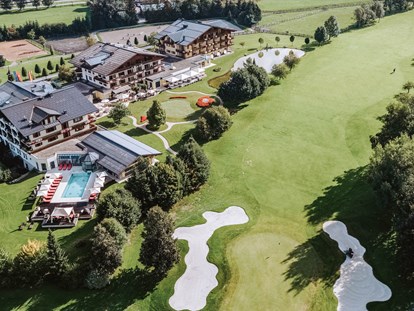 Wellnessurlaub - Pools: Außenpool beheizt - Golf- und Wellnesshotel in Österreich - Hotel Gut Weissenhof Radstadt
