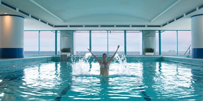 Wellnessurlaub - Parkplatz: gebührenpflichtig beim Hotel - Zingst - Schwimmbad - Hotel Neptun 