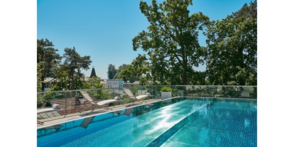 Wellnessurlaub - Umgebungsschwerpunkt: Strand - Deutschland - rooftop pool - Romantik ROEWERS Privathotel