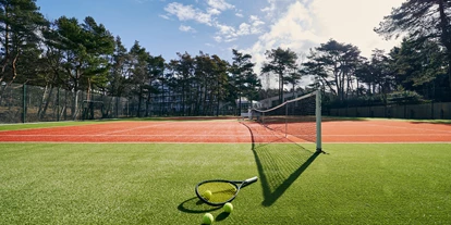 Wellnessurlaub - Preisniveau: gehoben - Pölchow - Tennisplatz im Strandhotel Fischland - Strandhotel Fischland 