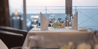 Wellnessurlaub - Außensauna - Ahrenshoop - Gourmetrestaurant Ostseelounge mit einem Michelin Stern im Strandhotel Fischland - Strandhotel Fischland 