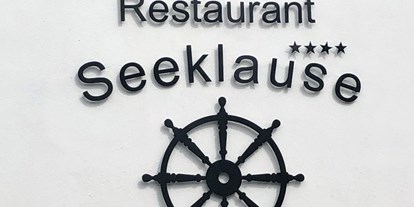 Wellnessurlaub - Parkplatz: gebührenpflichtig beim Hotel - Usedom - Logo - Familien Wellness Hotel Seeklause