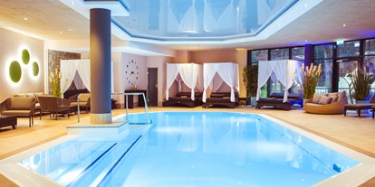 Wellnessurlaub - Rücken-Nacken-Massage - Badersleben - Schwimmbad - Göbel's Vital Hotel