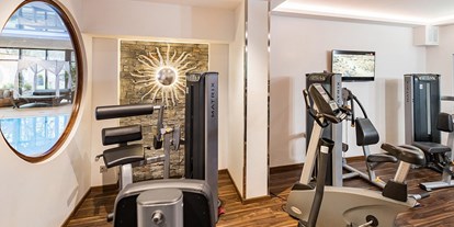 Wellnessurlaub - Rücken-Nacken-Massage - Nörten-Hardenberg - Fitnessbereich - Göbel's Vital Hotel