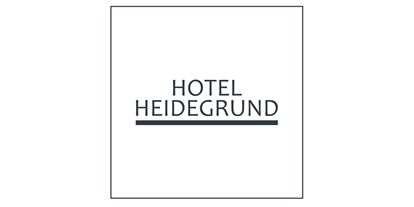 Wellnessurlaub - Bettgrößen: Queen Size Bett - Niedersachsen - Hotel Heidegrund Logo - Hotel Heidegrund