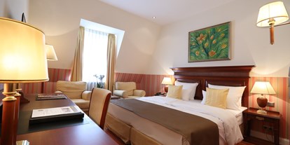 Wellnessurlaub - Bettgrößen: Doppelbett - Stocksee - Doppelzimmer zur Landseite - ATLANTIC Grand Hotel Travemünde