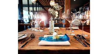 Wellnessurlaub - Bettgrößen: King Size Bett - Dessert im Restaurant Isfjord - Ostseehotel Midgard in Dampland
