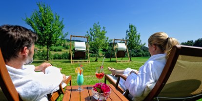 Wellnessurlaub - Aromatherapie - Schwarzwald - Aussicht vom Balancegarten ins Angelbach - und Teinachtal - Landhotel Talblick ****