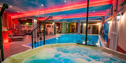 Wellnessurlaub - Hotel-Schwerpunkt: Wellness & Romantik - PLZ 77704 (Deutschland) - Schwimmbad Whirlpool - Vital- und Wellnesshotel Albblick