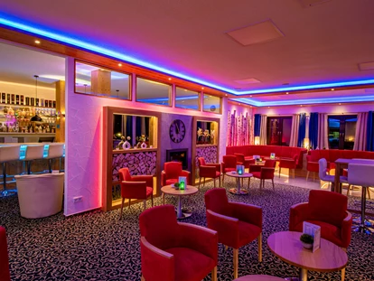 Wellnessurlaub - Finnische Sauna - Dürbheim - Lounge mit Hotelbar - Vital- und Wellnesshotel Albblick