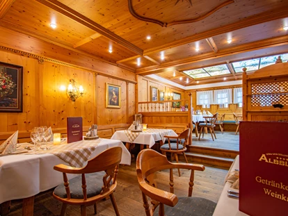 Wellnessurlaub - Finnische Sauna - Dürbheim - Restaurant Ahnenstube  - Vital- und Wellnesshotel Albblick