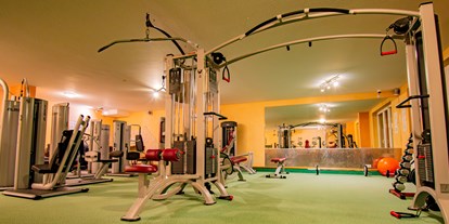 Wellnessurlaub - Pools: Außenpool nicht beheizt - Oberkirch - Fitnessstudio mit Seilzug und Spiegelwand - Vital- und Wellnesshotel Albblick
