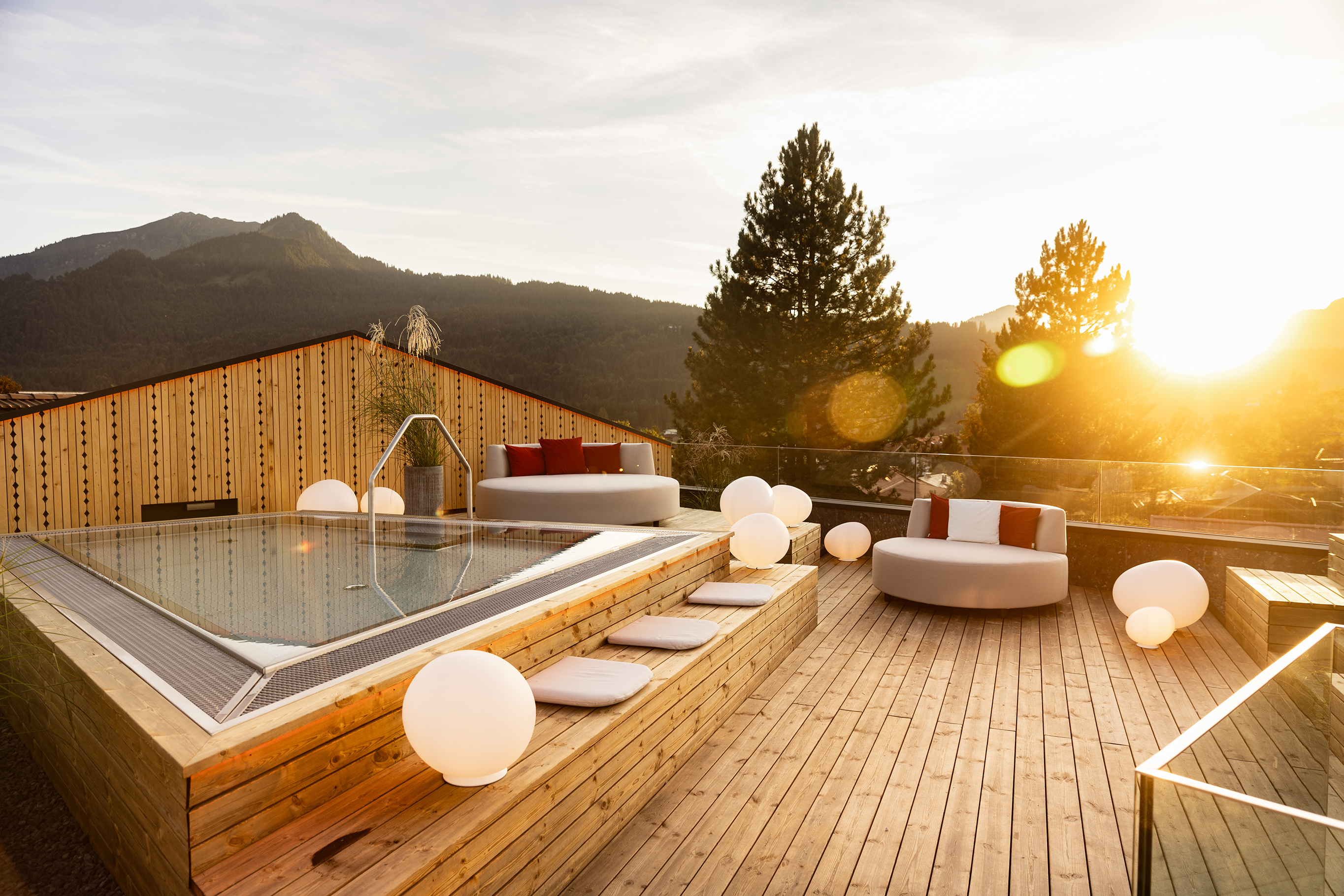 Wellnesshotel - Onsen Pools auf der Dachterrasse - Hotel Franks