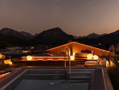 Wellnessurlaub - Shiatsu Massage - Abendstimmung auf der Dachterrasse - Hotel Franks