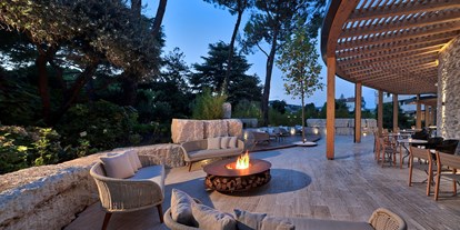 Wellnessurlaub - Schokoladenmassage - Italien - Outdoor Lounge - Esplanade Tergesteo - Luxury Retreat