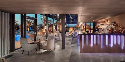 Wellnessurlaub - Costermano sul Garda - Bar & Bistro "La Piazza" - Quellenhof Luxury Resort Lazise