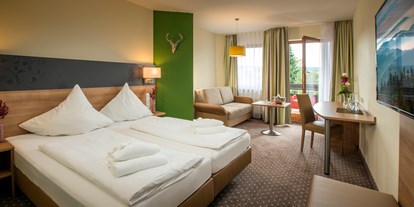 Wellnessurlaub - Bad Wildbad im Schwarzwald - Doppelzimmer Superior Beispiel Haupthaus - Hotel-Resort Waldachtal