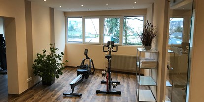 Wellnessurlaub - Verpflegung: Halbpension - Fitnessraum Haupthaus Waldachtal - Hotel-Resort Waldachtal