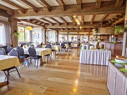 Wellnessurlaub - Shiatsu Massage - Frühstücksrestaurant Gästehaus Himmelreich - Hotel-Resort Waldachtal