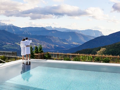 Wellnessurlaub - Bettgrößen: King Size Bett - Mühlbach (Trentino-Südtirol) - Tratterhof Mountain Sky® Hotel