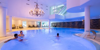 Wellnessurlaub - Rücken-Nacken-Massage - Schweiz - Grand Spa - Walliserhof Grand-Hotel & Spa
