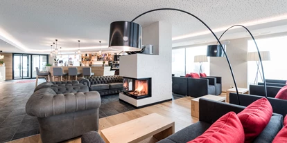 Wellnessurlaub - Finnische Sauna - Fulpmes - Lounge/Bar - Alpine Lifestyle Hotel Ambet