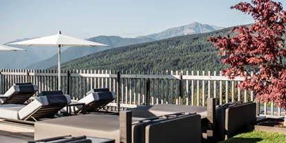 Wellnessurlaub - Pools: Infinity Pool - Mühlen in Taufers - Dachterrasste Infinity-Sky-Pool - Alpine Lifestyle Hotel Ambet
