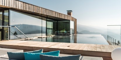 Wellnessurlaub - Bettgrößen: King Size Bett - Gsies - Infinity-Sky-Pool - Alpine Lifestyle Hotel Ambet