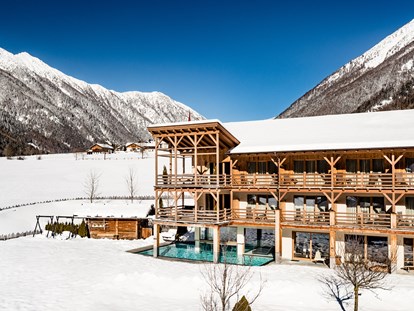 Wellnessurlaub - Preisniveau: exklusiv - Mühlbach (Trentino-Südtirol) - Hotel (Außenansicht) Winter - Hotel Masl