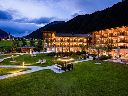 Wellnessurlaub - Südtirol  - Hotel (Außenansicht) Sommer - Hotel Masl