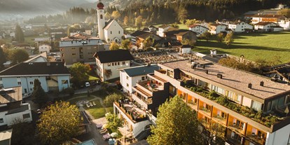 Wellnessurlaub - Außensauna - Tiroler Unterland - Mari Pop Drohnenbild - Mari Pop Hotel Zillertal