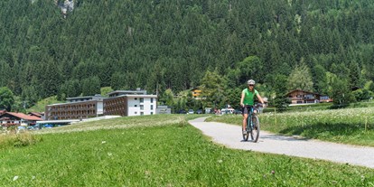 Wellnessurlaub - Preisniveau: günstig - Garmisch-Partenkirchen - ****haldensee Naturerlebnis- und Wellnesshotel für Erwachsene