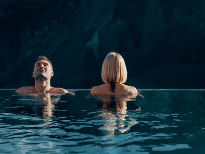 Wellnessurlaub - Pools: Infinity Pool - Infinitypool  - Alpenstern Panoramahotel