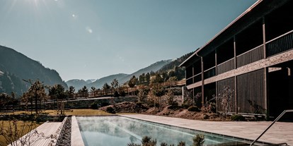 Wellnessurlaub - Pools: Schwimmteich - Kaprun Fürth - Familien Natur Resort Moar Gut*****