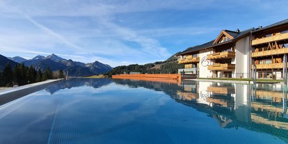 Wellnessurlaub - Pools: Außenpool beheizt - Lech - Hotel Bergblick *****