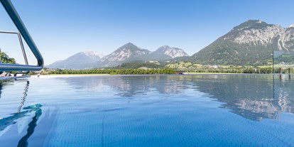 Wellnessurlaub - Pools: Infinity Pool - Ellmau - Gasthof Hotel Post