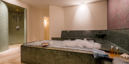 Wellnessurlaub - Ayurveda Massage - Banzin - Castanea Resort Hotel 