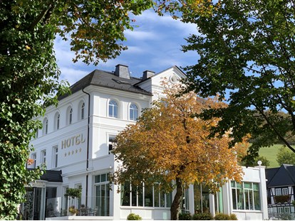 Wellnessurlaub - Finnische Sauna - Vöhl - Romantik- & Wellnesshotel Deimann Stammhaus Herbst - Romantik- & Wellnesshotel Deimann