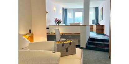 Wellnessurlaub - Kräutermassage - Zweibrücken - Queichtal-Appartement, ca. 50qm, Dusche/WC, Balkon-Terrasse, Blick über das Tal - Hotel Am Hirschhorn