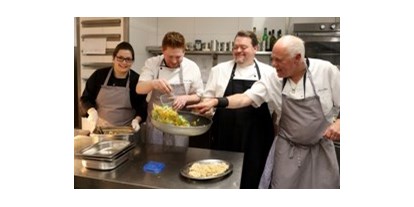 Wellnessurlaub - Waghäusel - die Leidenschaft zum Kochen wird großgeschrieben - absolut autentische Frischküche - Hotel Am Hirschhorn