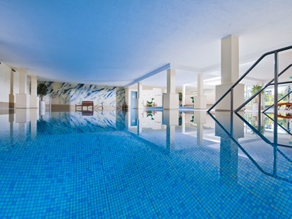 Wellnessurlaub - Hotel-Schwerpunkt: Wellness & Beauty - Mülheim - Hallenschimmbad - Sporthotel Grafenwald