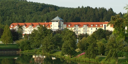 Wellnessurlaub - Außensauna - Bärenbach (Landkreis Bad Kreuznach) - Außenansicht Hotel - Parkhotel Weiskirchen
