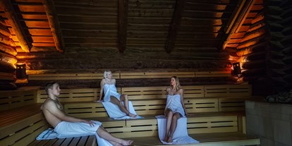 Wellnessurlaub - Finnische Sauna - Bad Düben - Keloblockhaussauna - HEIDE SPA Hotel & Resort 