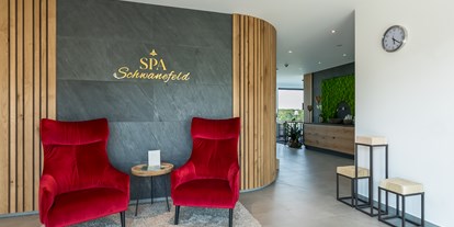 Wellnessurlaub - Schwangerenmassage - Meerane - Empfang Wellness - Romantik Hotel Schwanefeld & Spa