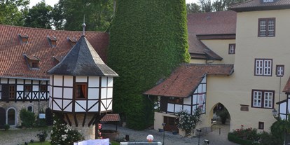 Wellnessurlaub - Bettgrößen: Queen Size Bett - Weserbergland, Harz ... - Innenhof Konzert - Hotel & Spa Wasserschloss Westerburg